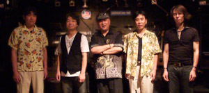 THE PUWOメンバーの集合写真